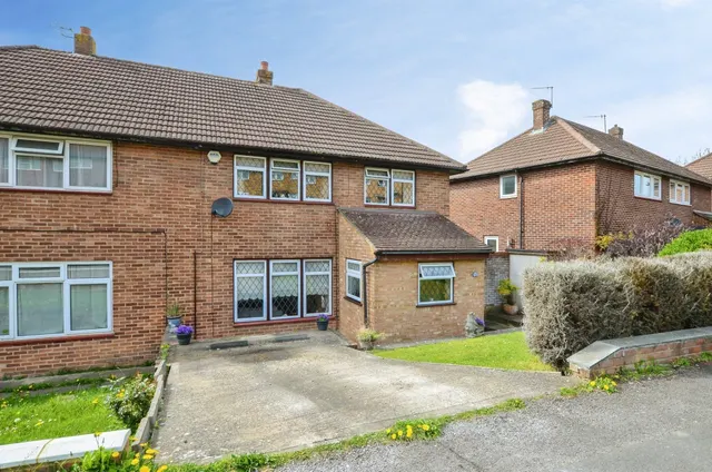Hawthorne Road, High Wycombe, photo 1