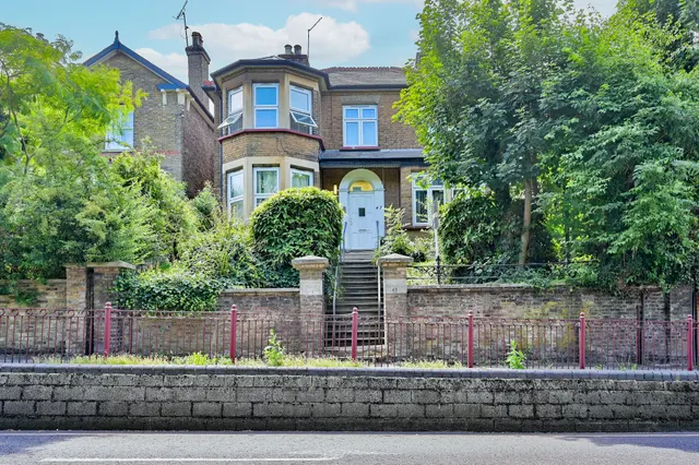 Flat 3, 47 Chalk Hill, Watford, photo 1