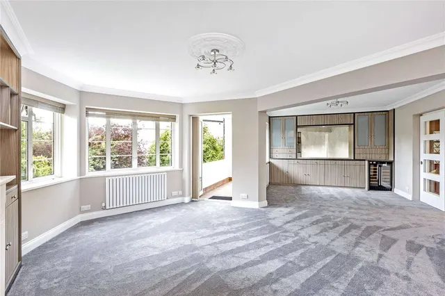 Chester Close, Richmond, TW10, photo 1