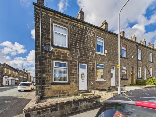 Britannia Street, Bingley, photo 1