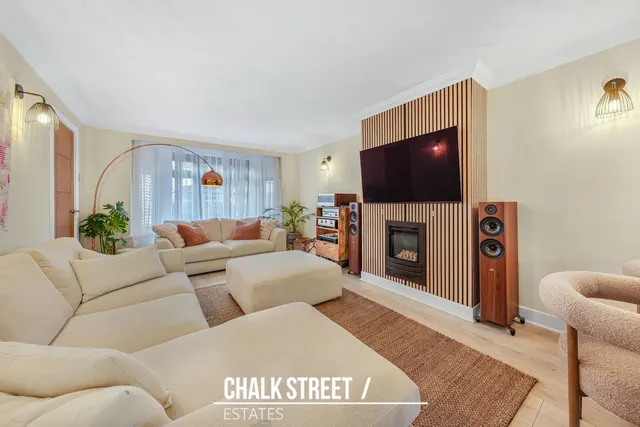 Lovell Walk, Rainham, RM13, photo 2