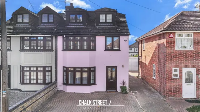Lovell Walk, Rainham, RM13, photo 1