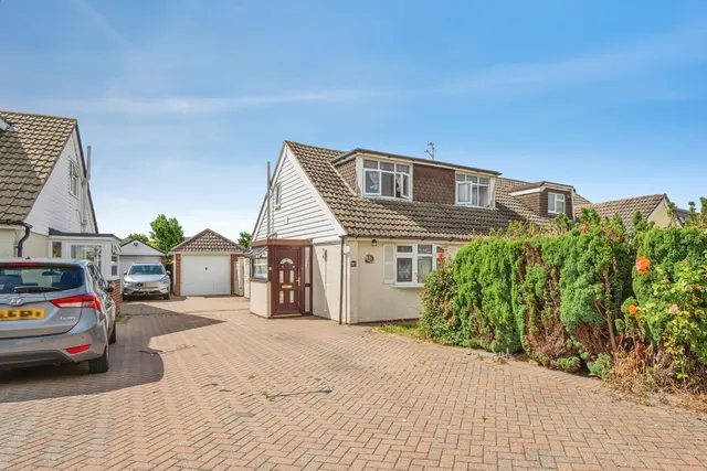 Haslar Crescent, Waterlooville, PO7, photo 1