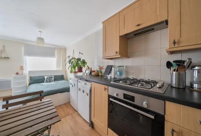Wilkins Close, Mitcham, CR4, photo 2