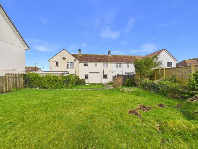 Photo 2 — Porthia Road, St Ives
