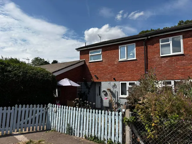 Brookside, Wellington, HR4