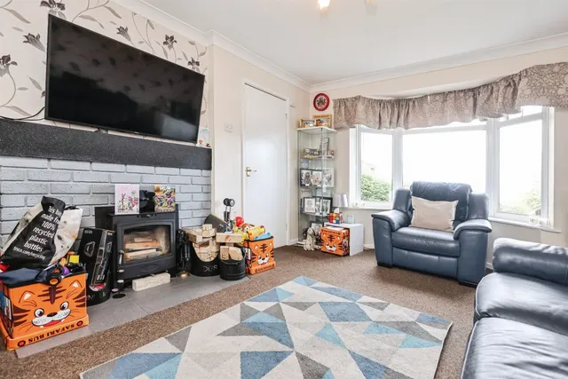 Saxon Drive, Rowley Regis, B65, photo 2
