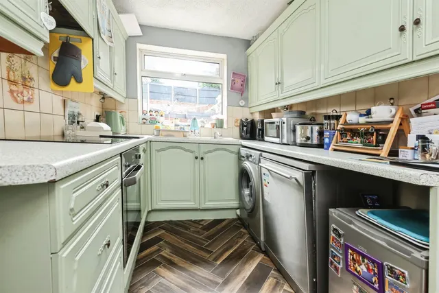 Saxon Drive, Rowley Regis, B65, photo 3
