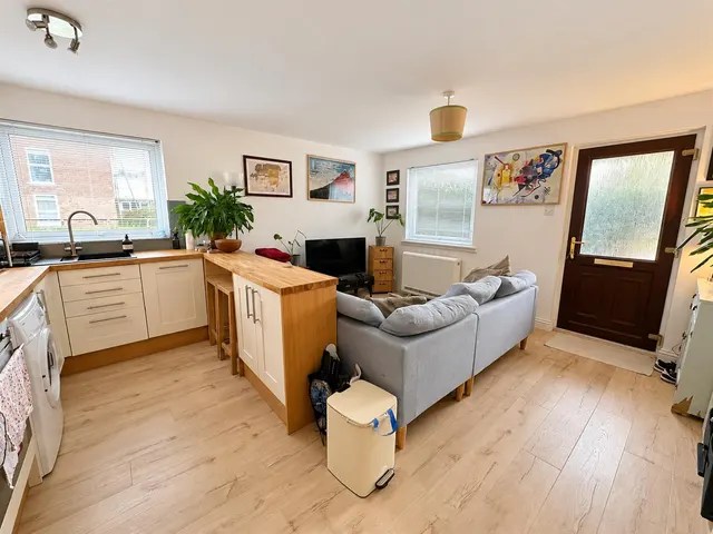 Balcombe Road, Peacehaven, photo 2