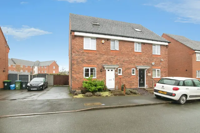 Old College Avenue, Oldbury, B68, photo 1