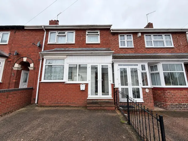 Douglas Road, Oldbury, B68, photo 1