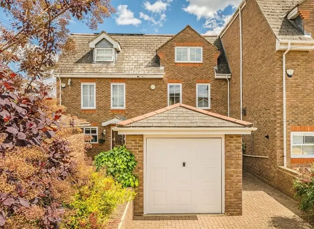 Kings Drive, Thames Ditton, KT7, photo 1