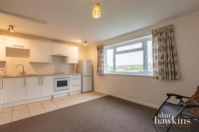 Marlborough Court, Royal Wootton Bassett, photo 3
