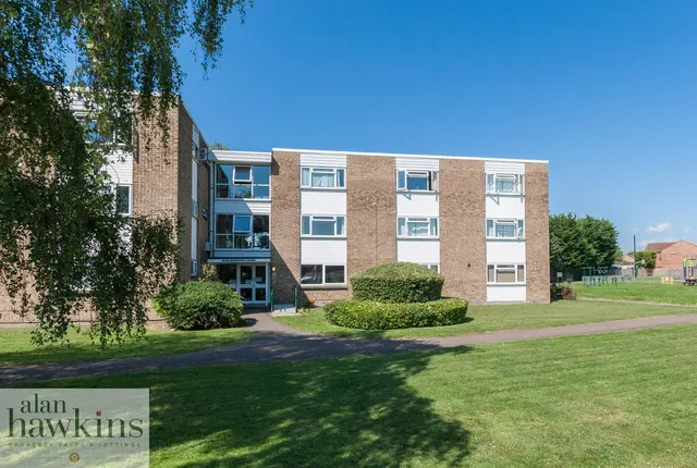 Marlborough Court, Royal Wootton Bassett, photo 1