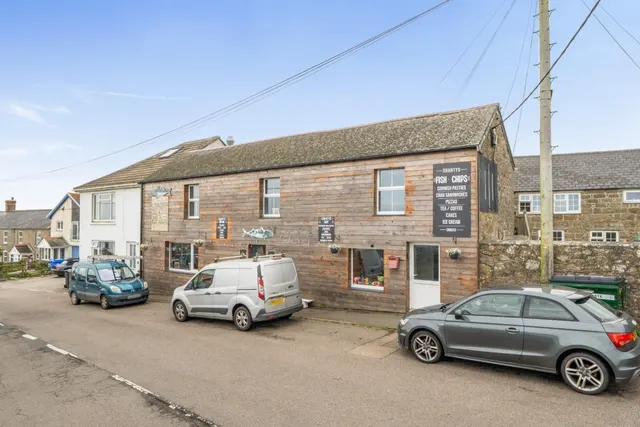 Freehold fish & chip shop with luxury two bedroom apartment in Sennen, TR19, photo 2