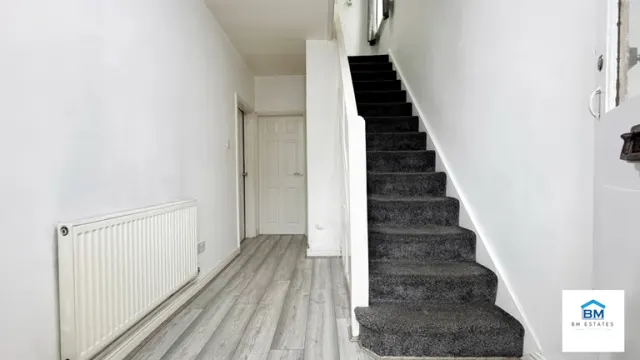 Photo 2 — Crown Hills Avenue, Leicester, LE5 4HE