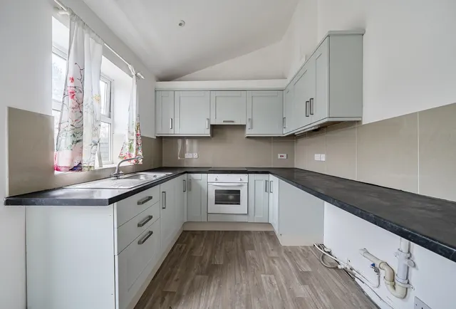 Photo 3 — Fairfield Parade, Gloucestershire, Leckhampton, GL53 7PJ