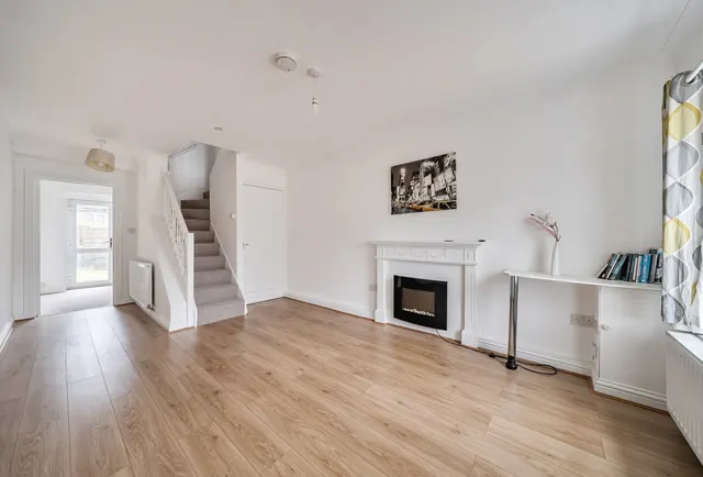 Photo 2 — Fairfield Parade, Gloucestershire, Leckhampton, GL53 7PJ