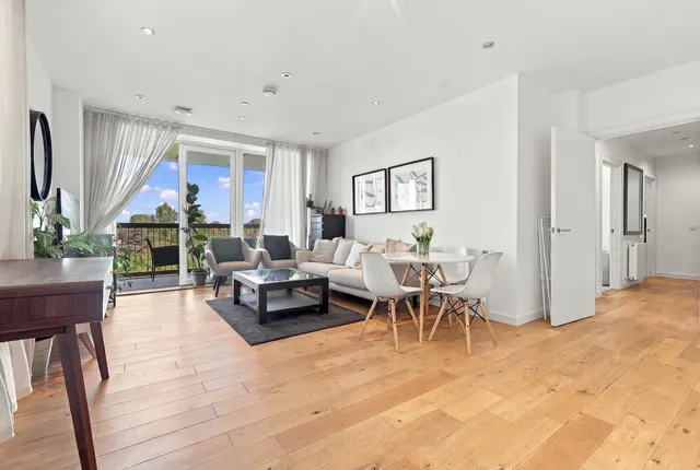 Kimpton Court, London, N4, photo 2