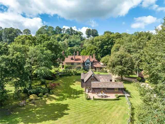Lodkin Hill, Hascombe, GU8, photo 1