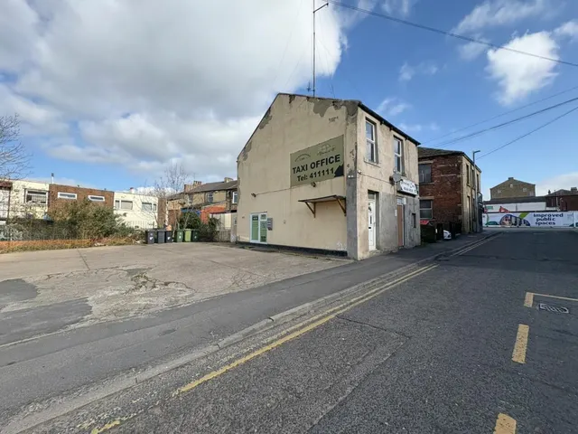 Regent Street, Heckmondwike, photo 1