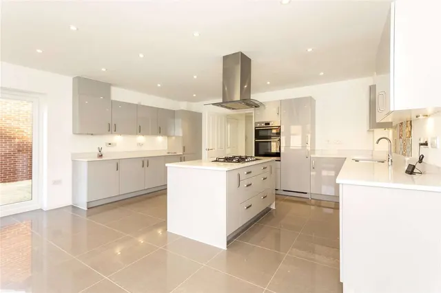 Flora Close, Cheltenham, GL52, photo 2