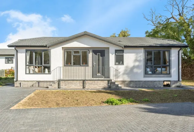 Sandtoft Road, Belton, Doncaster, photo 1