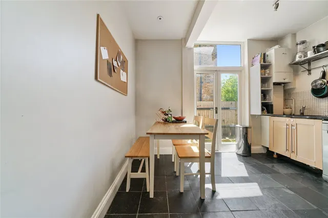 Hazelbourne Road, Clapham South, SW12, photo 2
