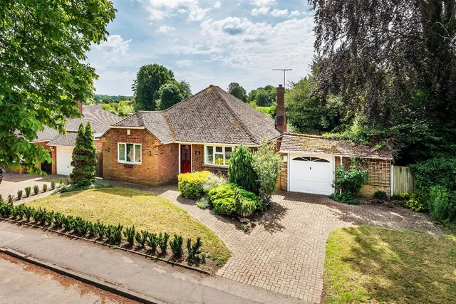Leatherhead Road, Great Bookham, KT23, photo 1
