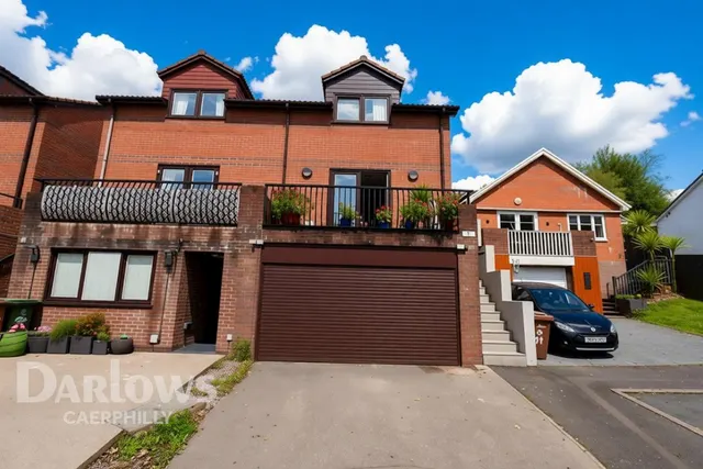 3 bedroom house, Coed Y Pica, Caerphilly