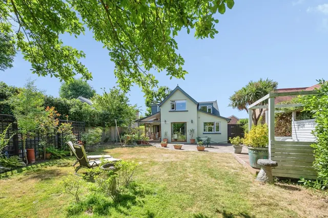 Manor Road, Hayling Island, PO11, photo 1