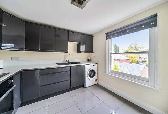 Photo 3 — Malvern Road, Gloucestershire, Christchurch, GL50 2NT