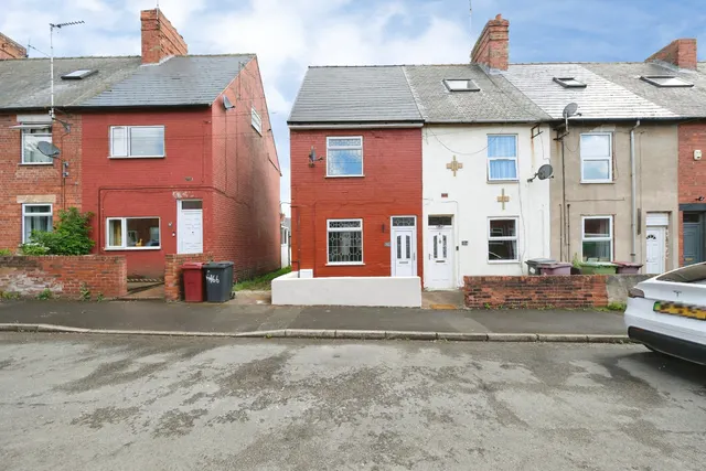 John Street, Worksop, S80, photo 1