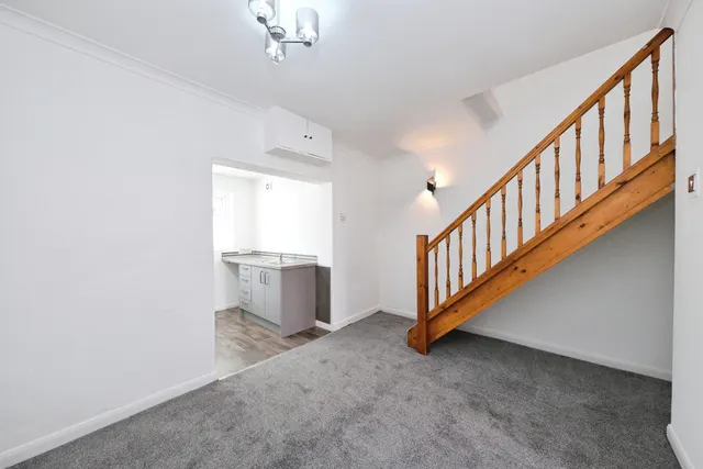 John Street, Worksop, S80, photo 2