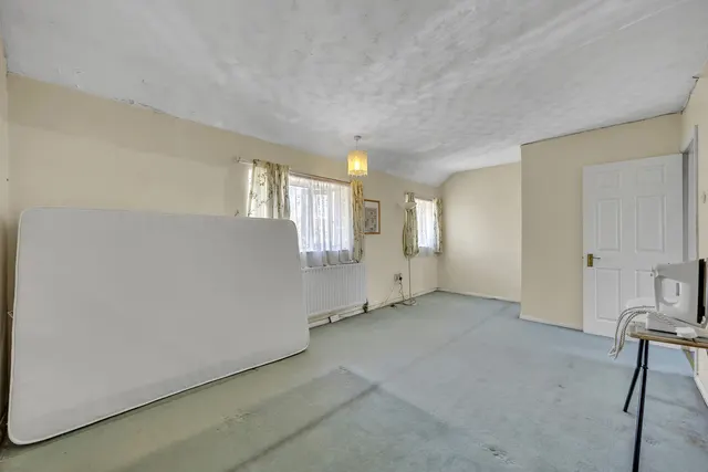 Photo 3 — Dewsbury Road, Harold Hill, Romford, RM3 8RX