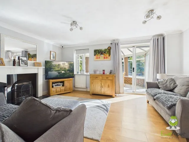 Clere Gardens, Chineham, RG24, photo 3