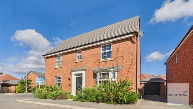 Photo 2 — Chawton Way, Dunstall Park, Tamworth