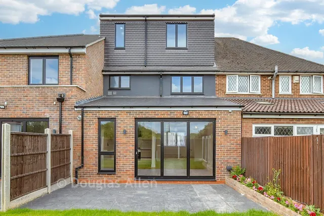 Freshwell Avenue, Chadwell Heath, RM6, photo 2