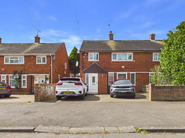 Langley, Berkshire, photo 1