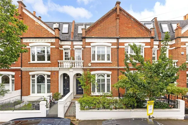 Bovingdon Road, London, SW6, photo 2