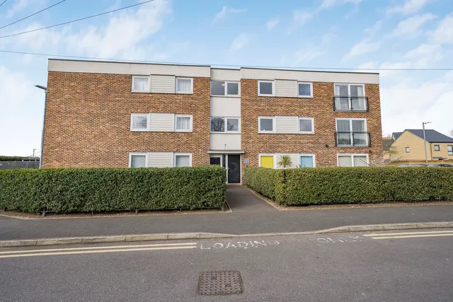 Martin Close, Uxbridge, photo 1