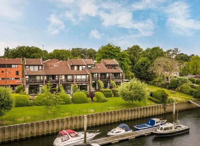 Mallard Place, Strawberry Hill, TW1, photo 1