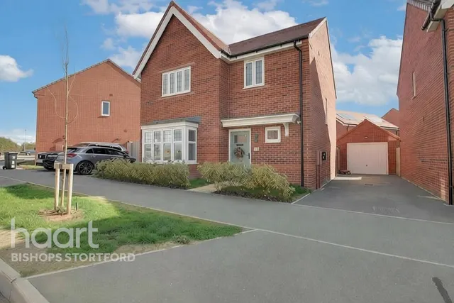 3 bedroom house, Bluebell Walk, Bishop's Stortford, CM22