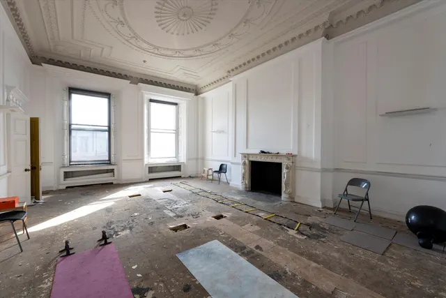 Piccadilly, Mayfair, W1J, photo 2