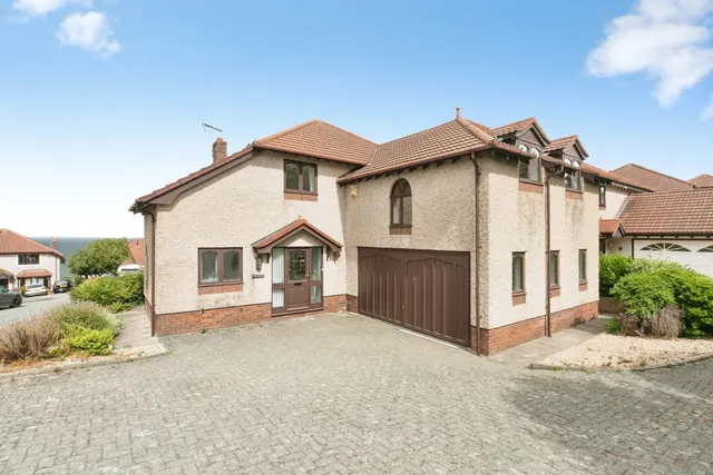 Bryn Colwyn, Colwyn Bay, LL29, photo 1