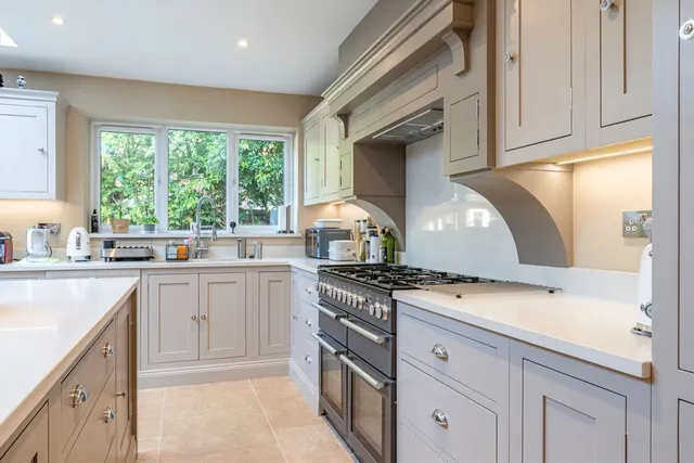 Dartnell Park Road, West Byfleet, KT14, photo 3