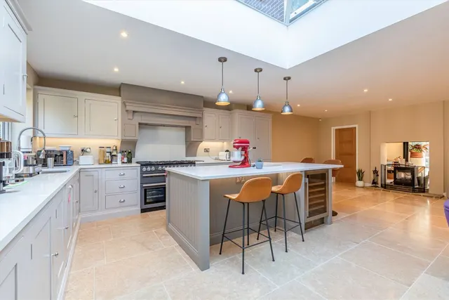 Dartnell Park Road, West Byfleet, KT14, photo 2
