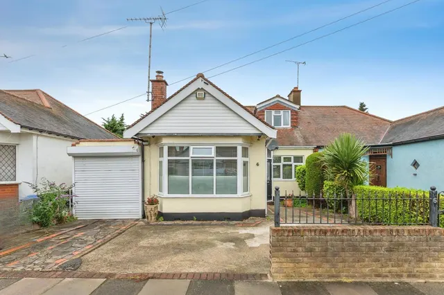 Walsingham Road, Southend-On-Sea, SS2, photo 1