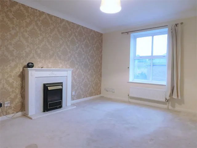 Tollgate Drive, Hayes, Greater London, UB4 0NW, photo 1