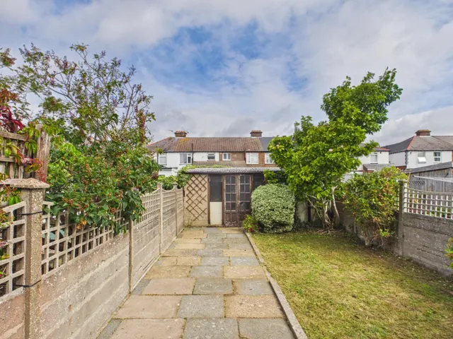 Highbury Grove, Cosham, PO6, photo 3